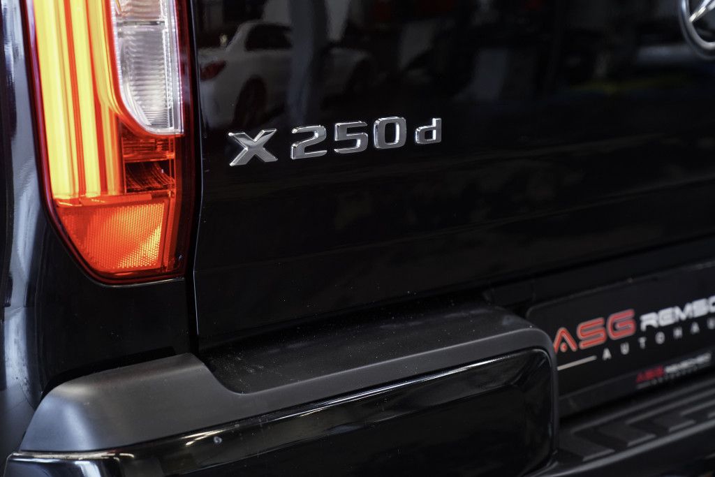 Mercedes Benz X 250