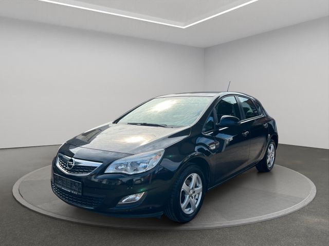 Opel Astra J Lim. 5-trg. Selection