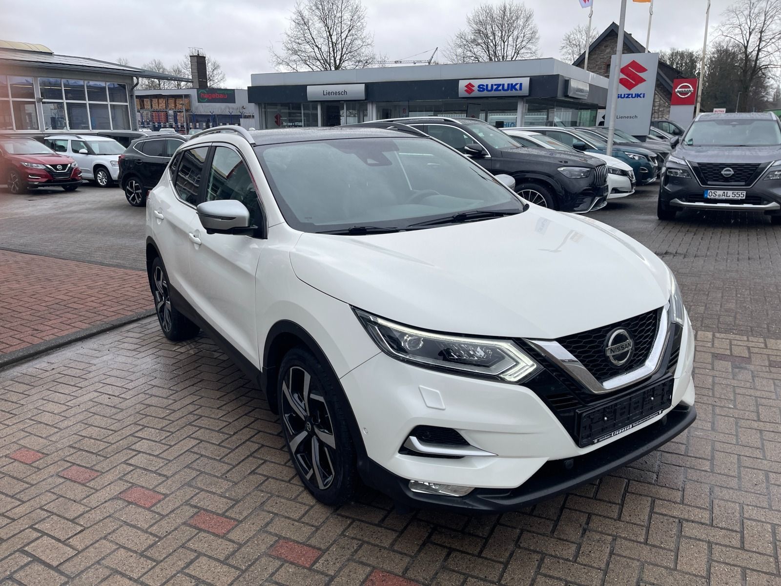 Fahrzeugabbildung Nissan Qashqai 1.3 DiG-T Tekna+ Automatik Leder Navi
