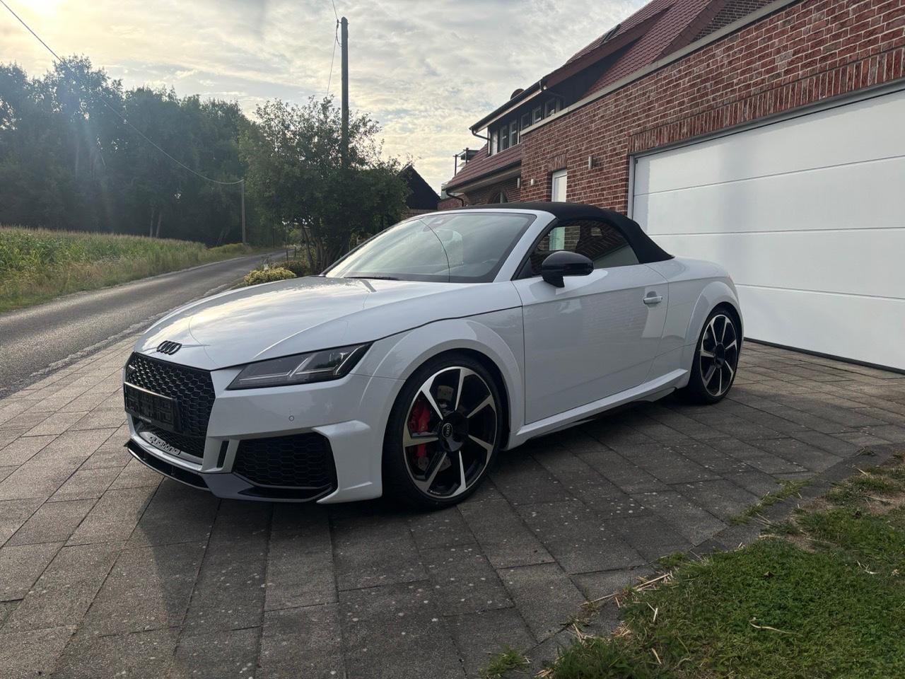 Audi TT RS 2.5 TFSI S tronic quattro Roadster