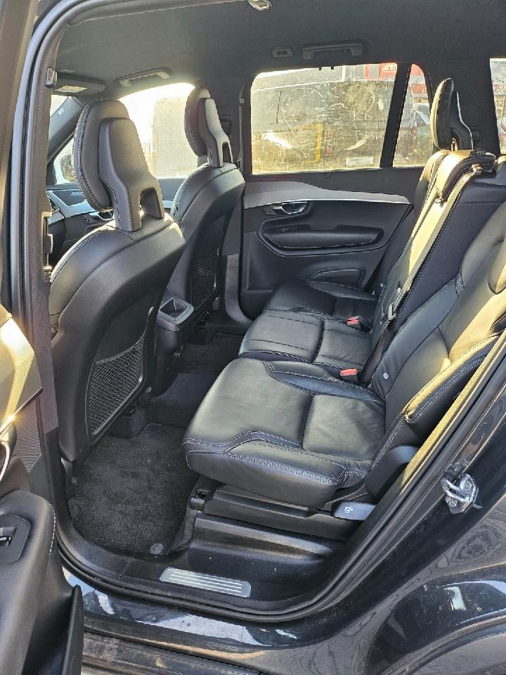 Fahrzeugabbildung Volvo XC90 R Design AWD