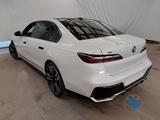 BMW 740d xDrive M Sport 21" Sky Lounge TV Standhzg. - BMW 740 in Oberhausen