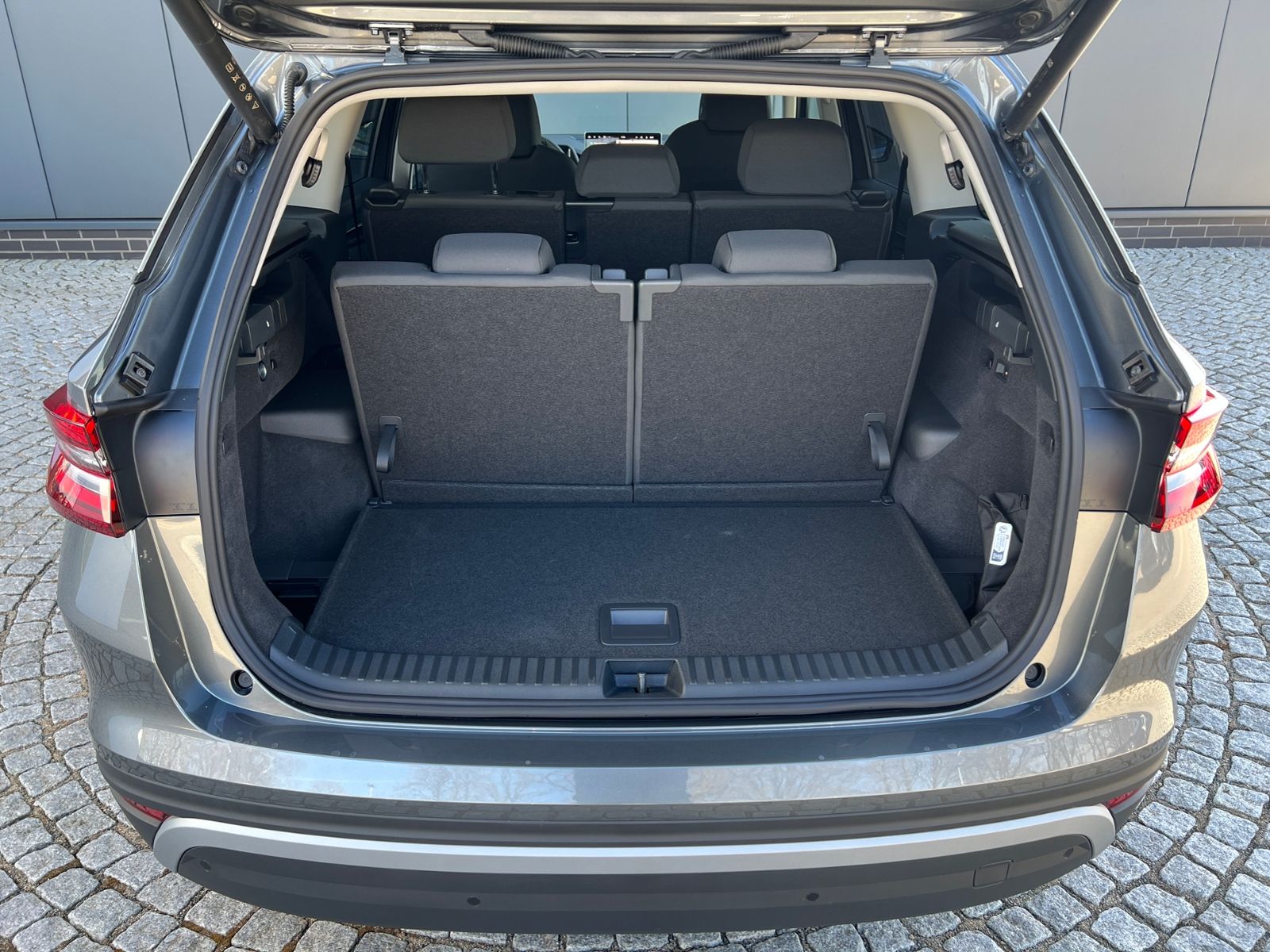 Fahrzeugabbildung SKODA Kodiaq Selection 2.0 TDI DSG 4x4 *AHK, 7-Sitzer,