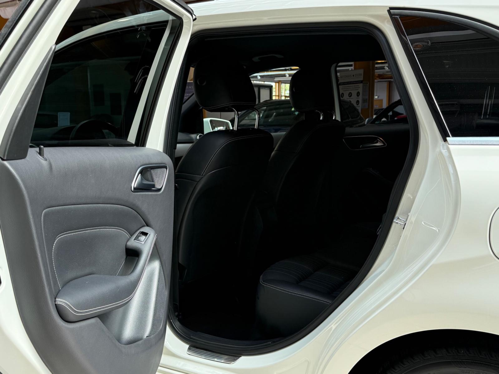 Mercedes-Benz B180|SHZ|PDC|Klimaanlage|Xenon|2.Hand|Bluetooth