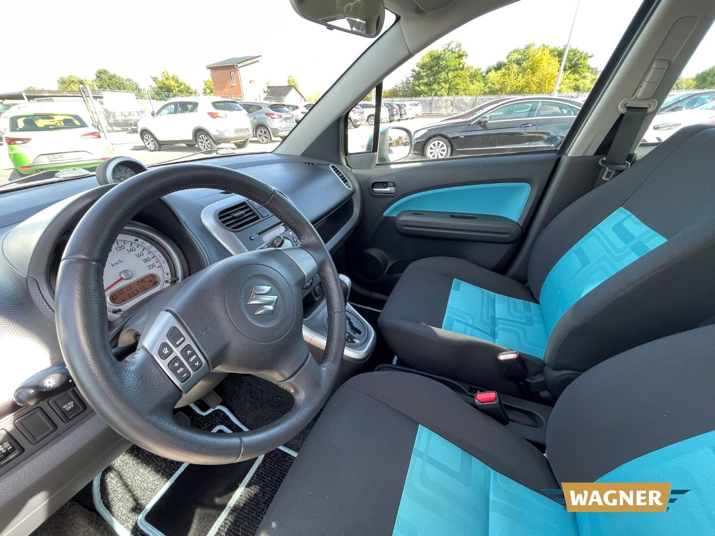 Fahrzeugabbildung Suzuki Splash Club Automatik Sitzheizung Klimaanlage