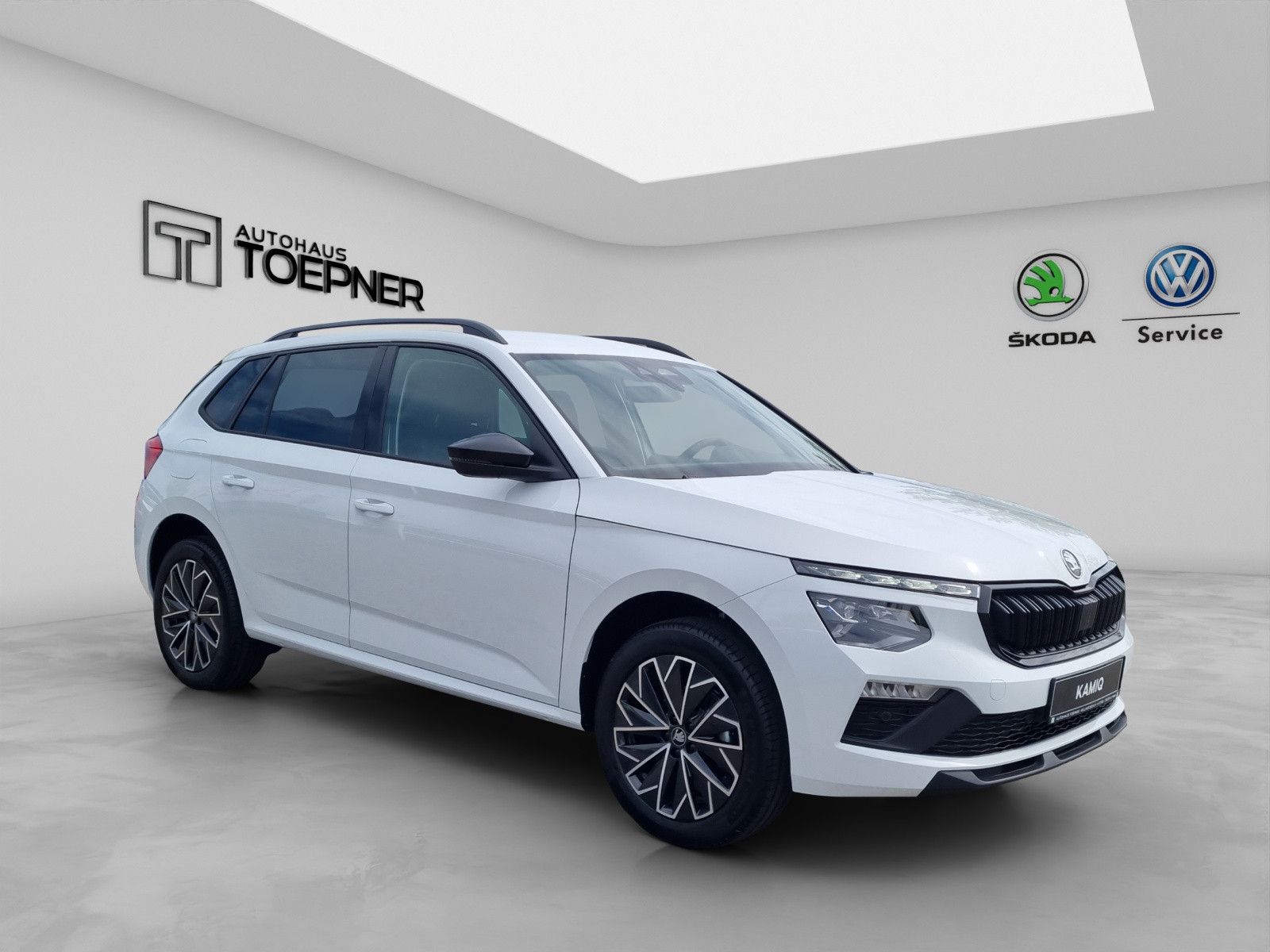 Fahrzeugabbildung SKODA Kamiq Balance 1,5 TSI AHK Simply Clever Black
