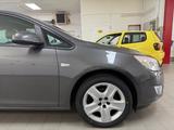 Opel Astra J Lim. 5-trg. Design Edition*1.4 Turbo*PDC - Opel Astra aus 2011: Turbo