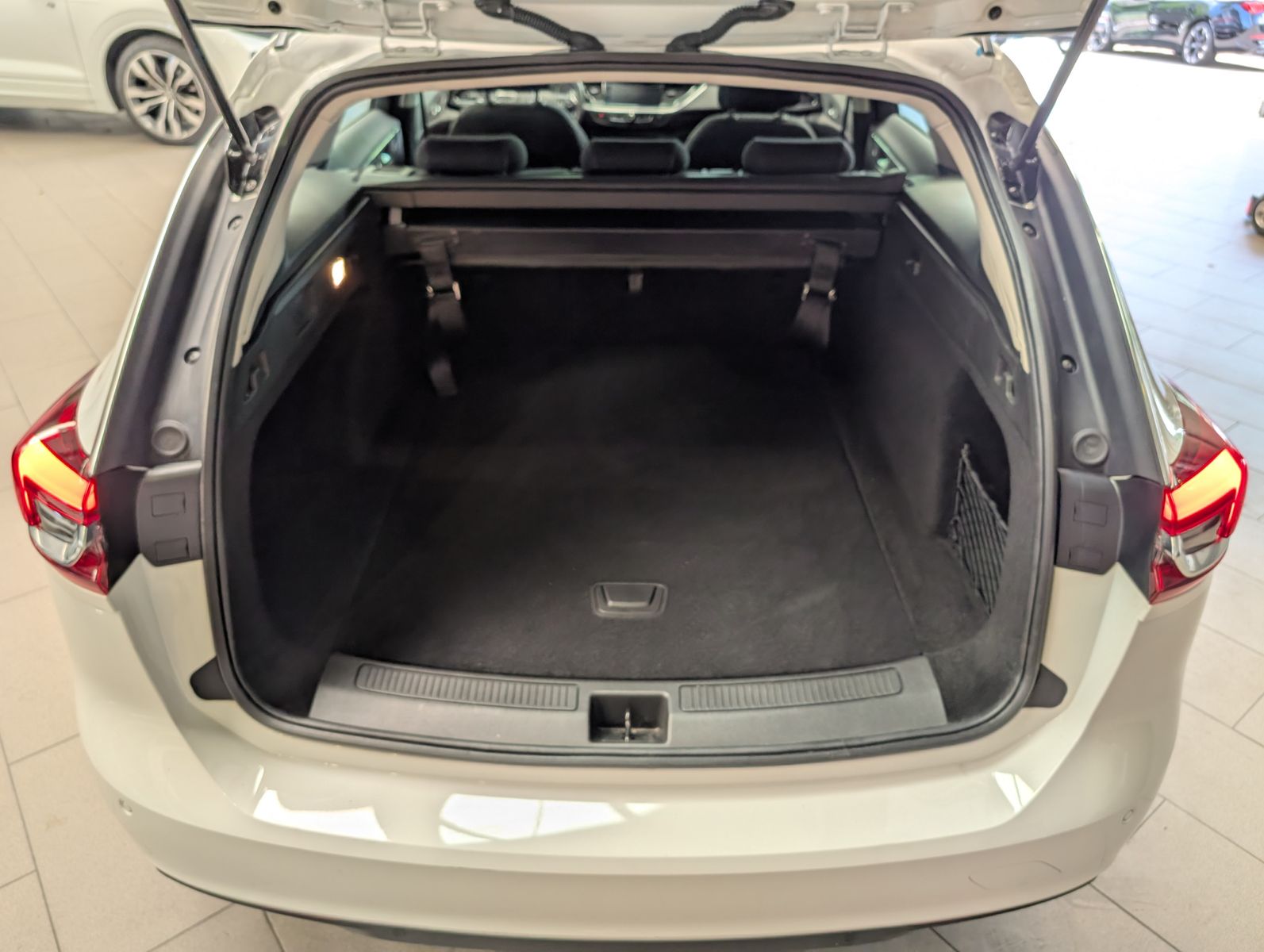 Fahrzeugabbildung Opel Insignia 1.6 CDTI Edition Tempomat PDC SHz AHK