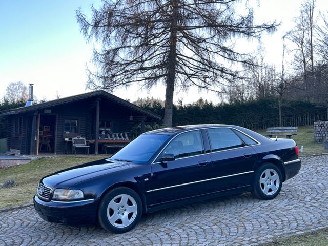 Audi A8 4.2 V8 Quattro,Leder,Xenon,Navi,174tkm!!