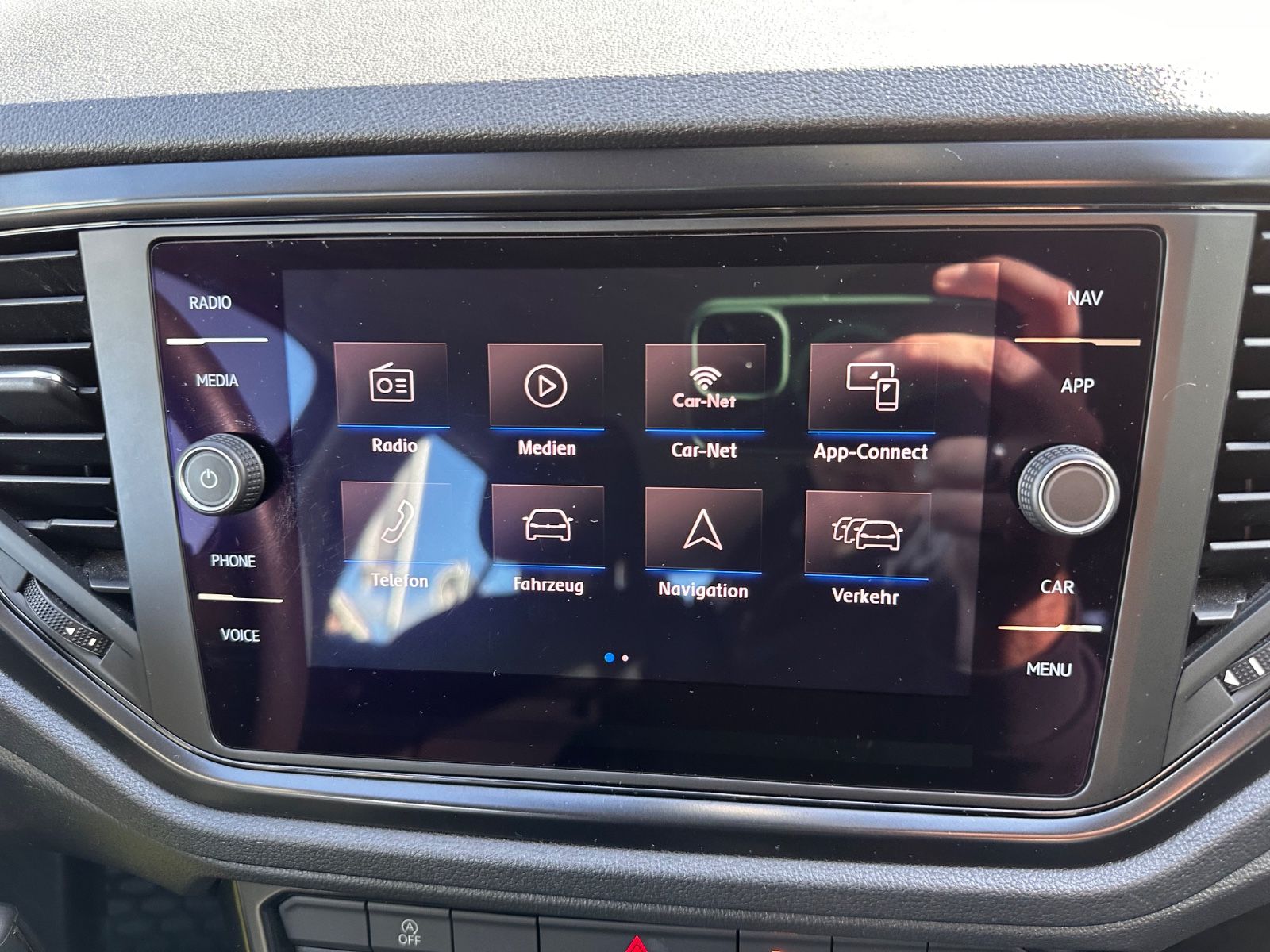Fahrzeugabbildung Volkswagen T-Roc 1.0 TSI AHK/Navi/APP/PDC/GJR/LM 16"