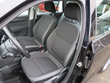 Fahrzeugabbildung SKODA Fabia Combi Ambition NAVI/APP SITZH PDC GJ 1.HD