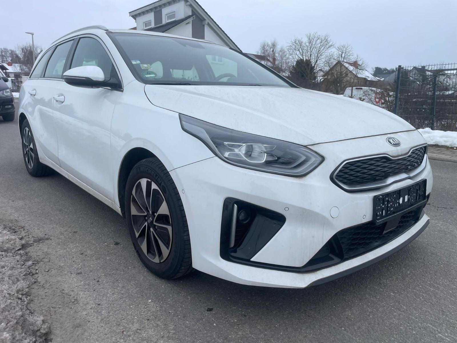 Kia cee'd / Ceed 1.6 GDI Plug-In Hybrid Platinum Ed