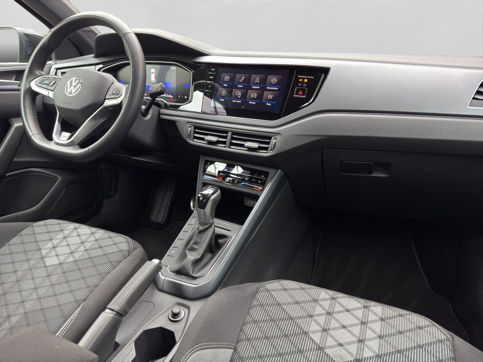 Volkswagen Taigo 1.5 TSI DSG R-LINE MATRIX ASSIST KAMERA KE foto 5
