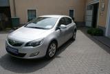 Opel Astra 1.4 Turbo Sport/AGR/PDC/SHZ nur 91 tkm - Opel Astra aus 2011: Turbo