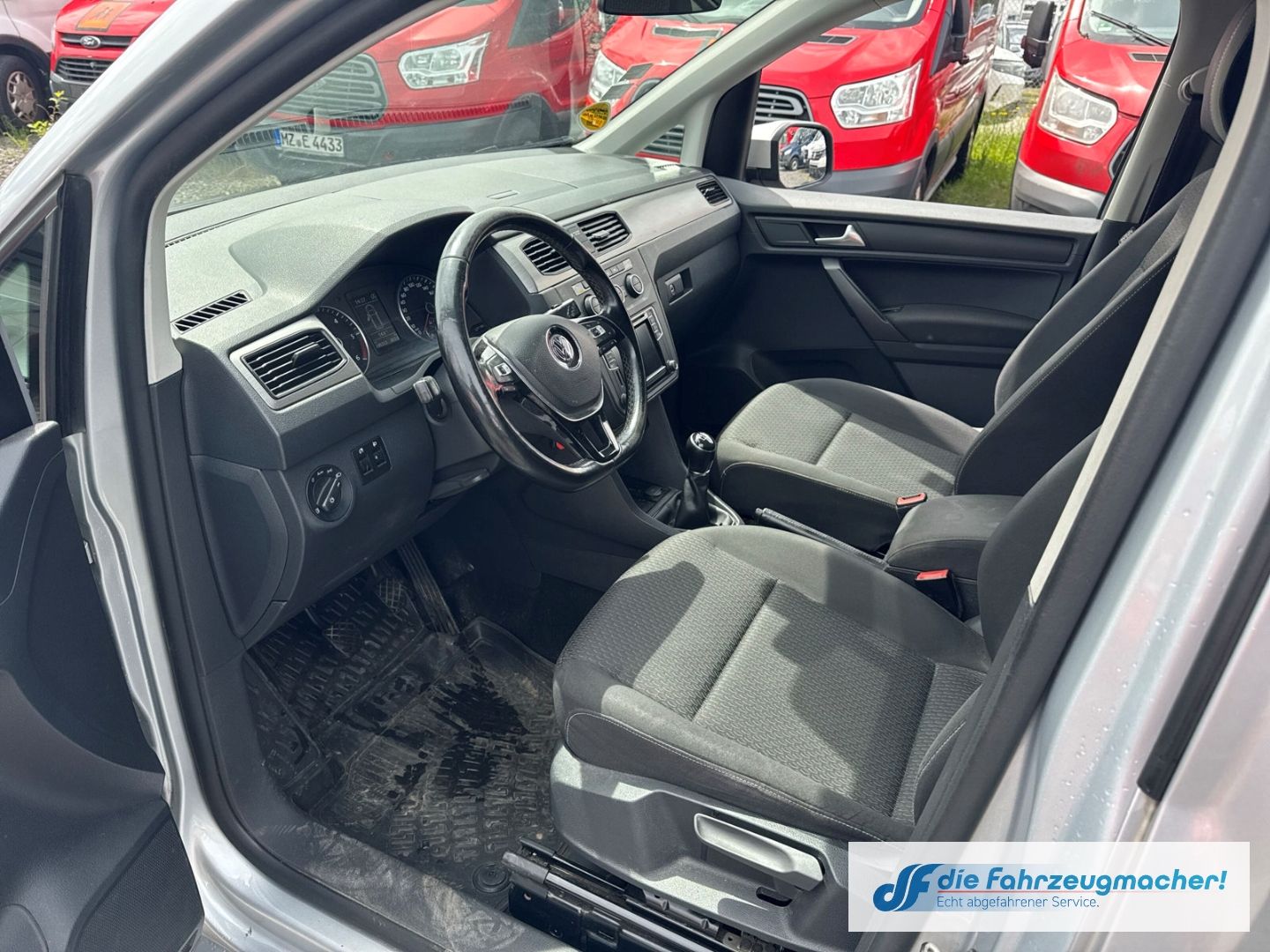 Fahrzeugabbildung Volkswagen Caddy Maxi Trendline BMT Mehrzonenklima *EXPORT