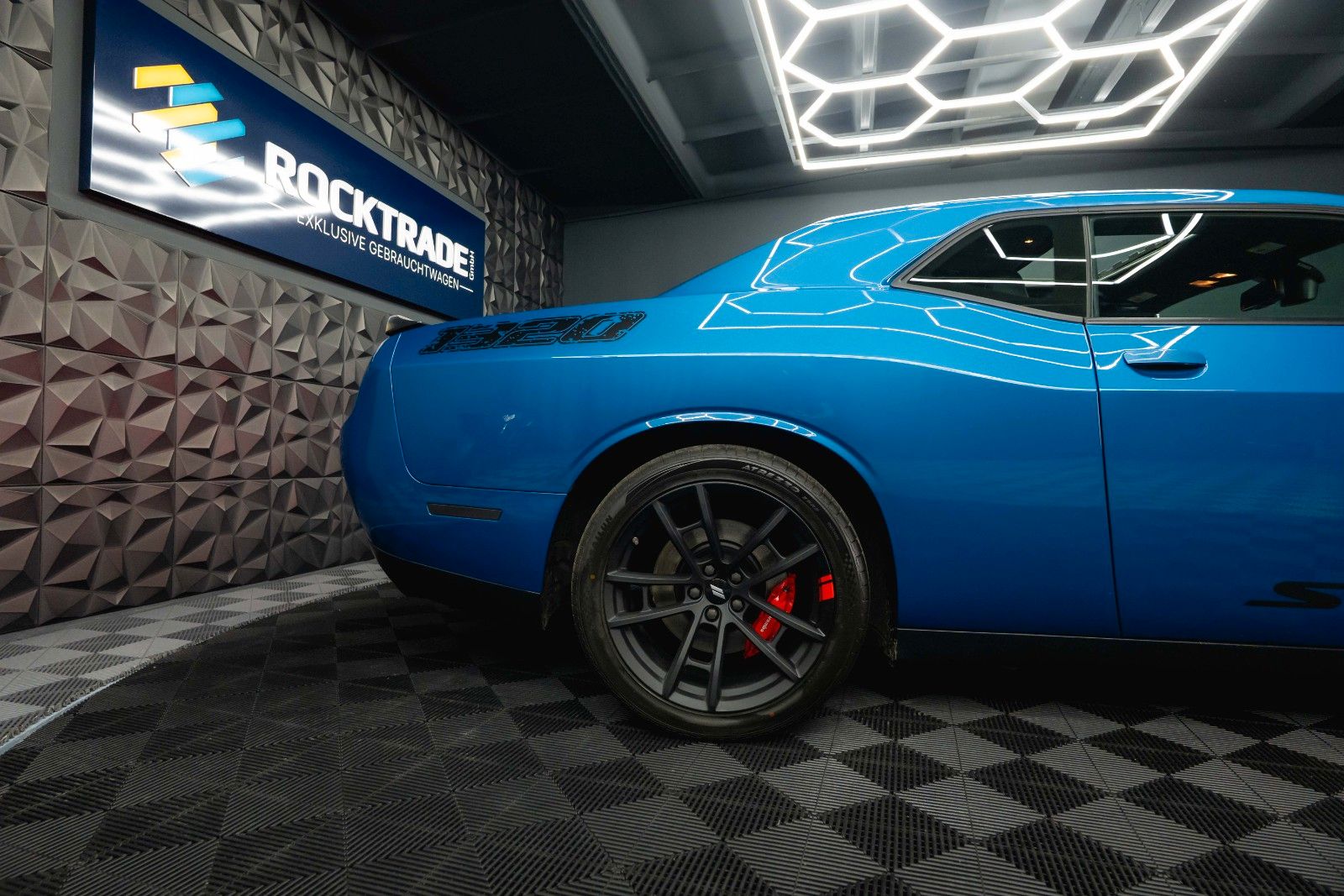 Fahrzeugabbildung Dodge Challenger 6.4 V8 SRT 392 R/T 1320 SCAT PACK
