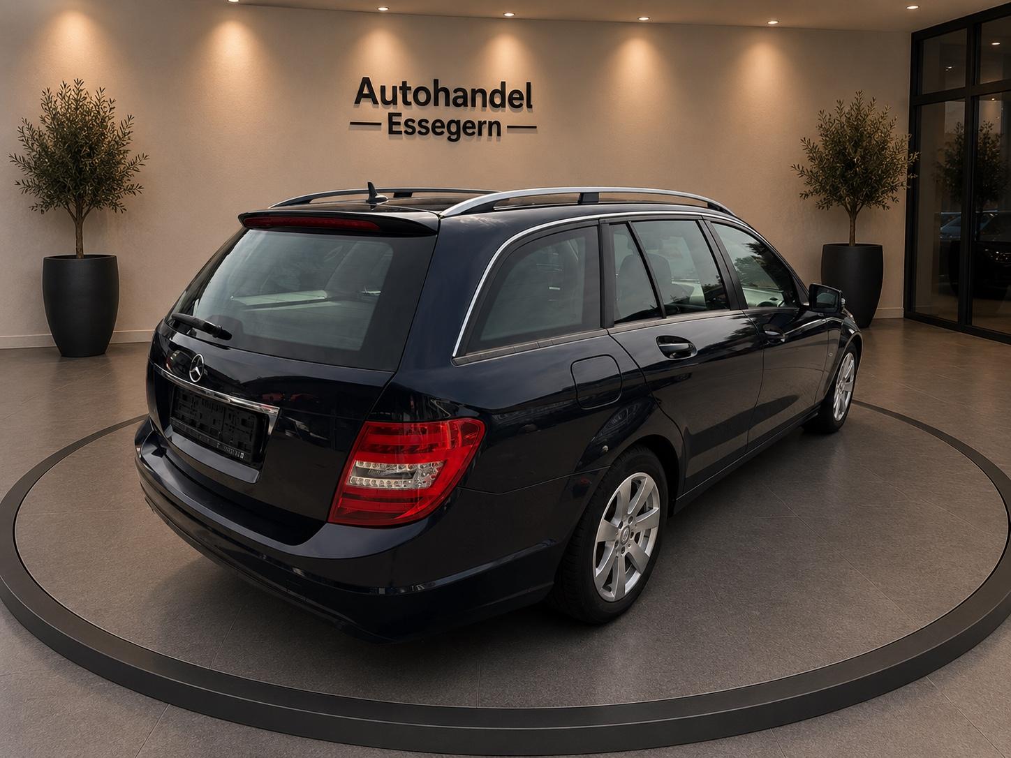 Mercedes-Benz C200 2011 — photo 5
