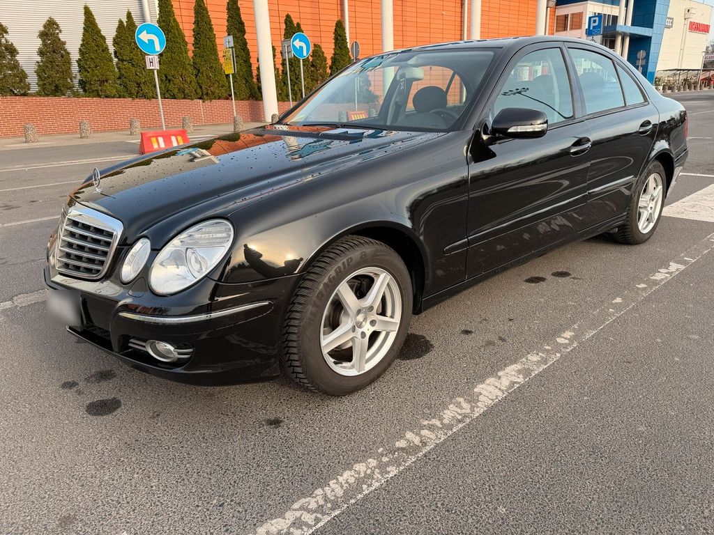 Image of Mercedes-Benz E 220