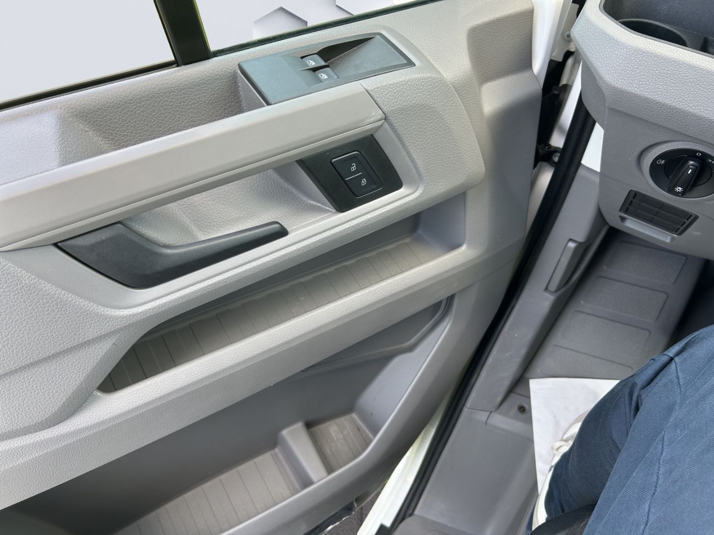 Crafter Kasten mittellang Hochdach FWD 35 2.0TDi