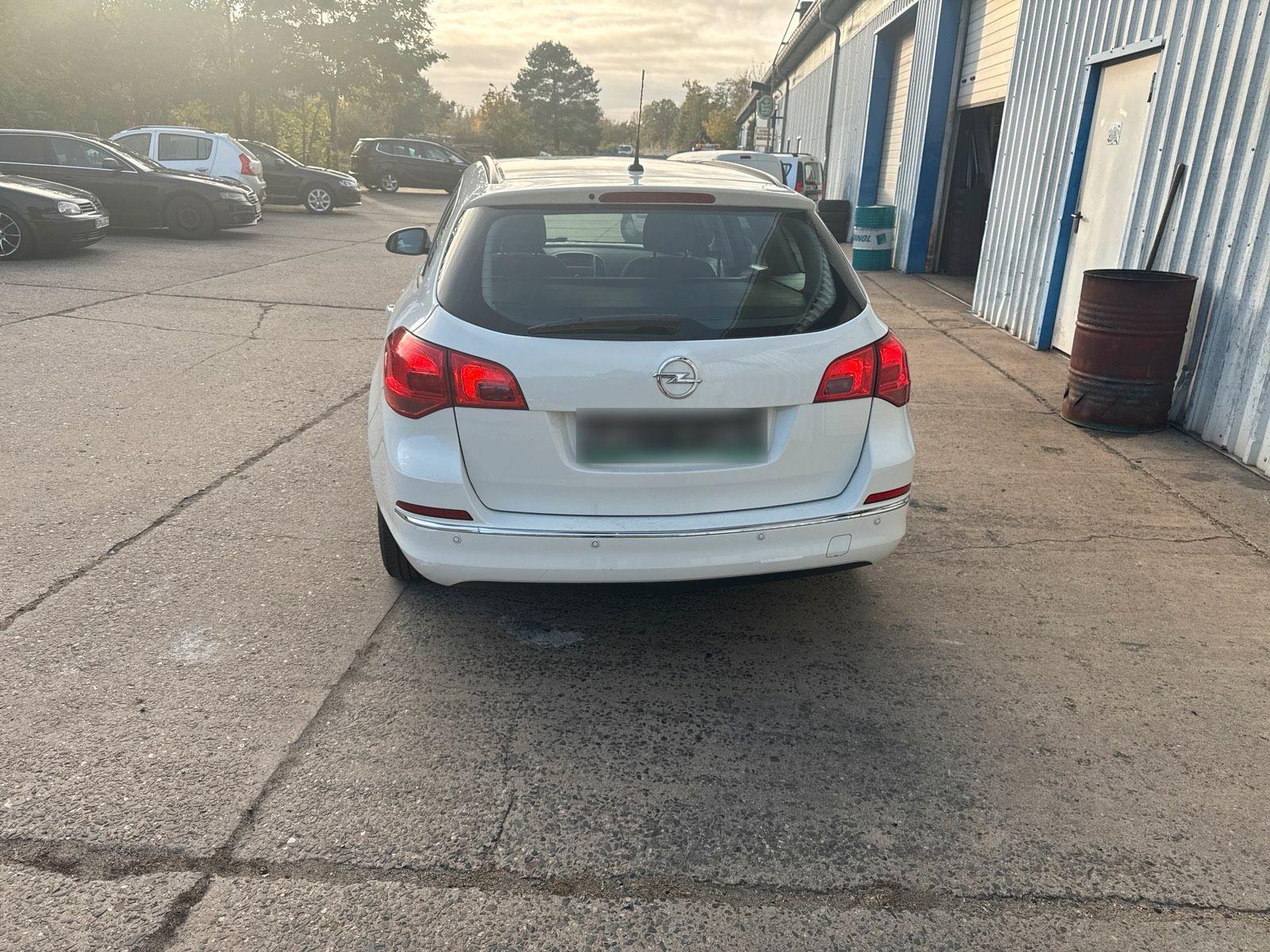 Opel Astra 2014 — engine 116 HP (85kW)