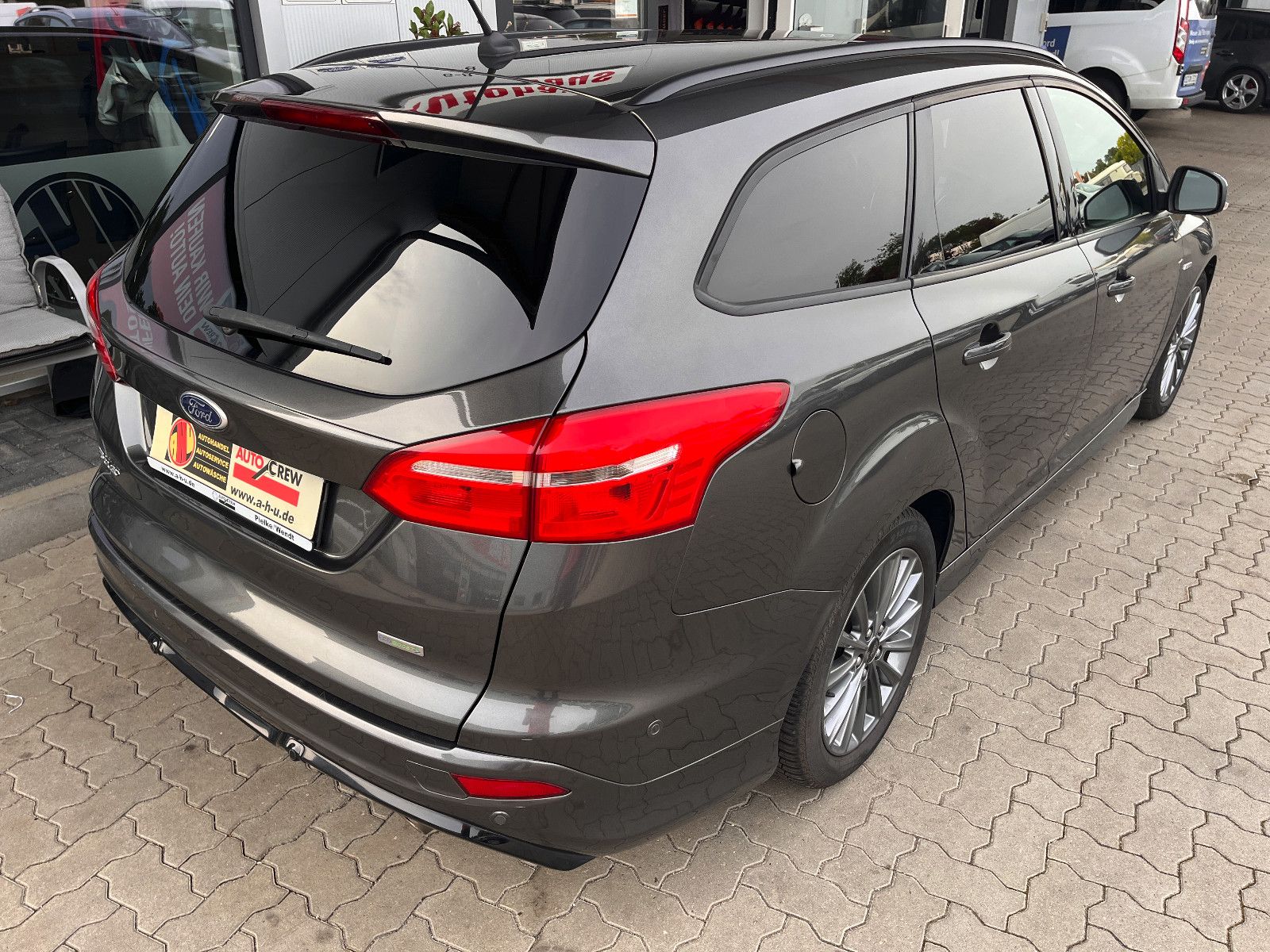 Fahrzeugabbildung Ford Focus Turnier ST-Line 1.5 Turbo Automatik