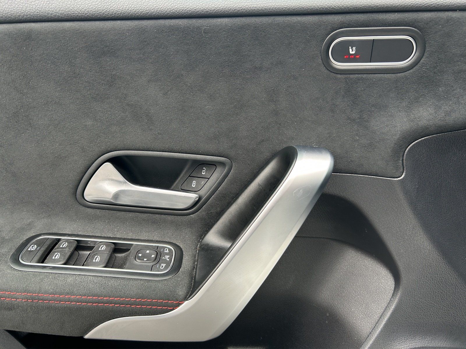 Fahrzeugabbildung Mercedes-Benz A 220 d+AMG KeyGO Totwinkel NIGHT