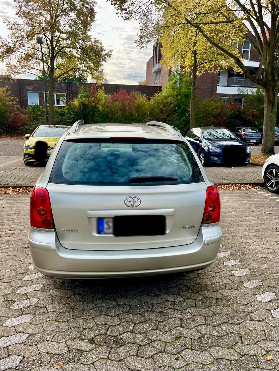 Toyota Avensis 2005 — engine 129 HP (95kW)