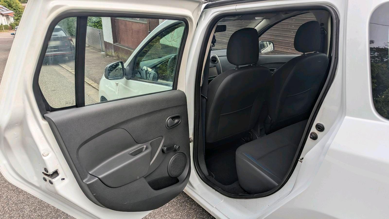 Dacia Logan 2015 — photo 7