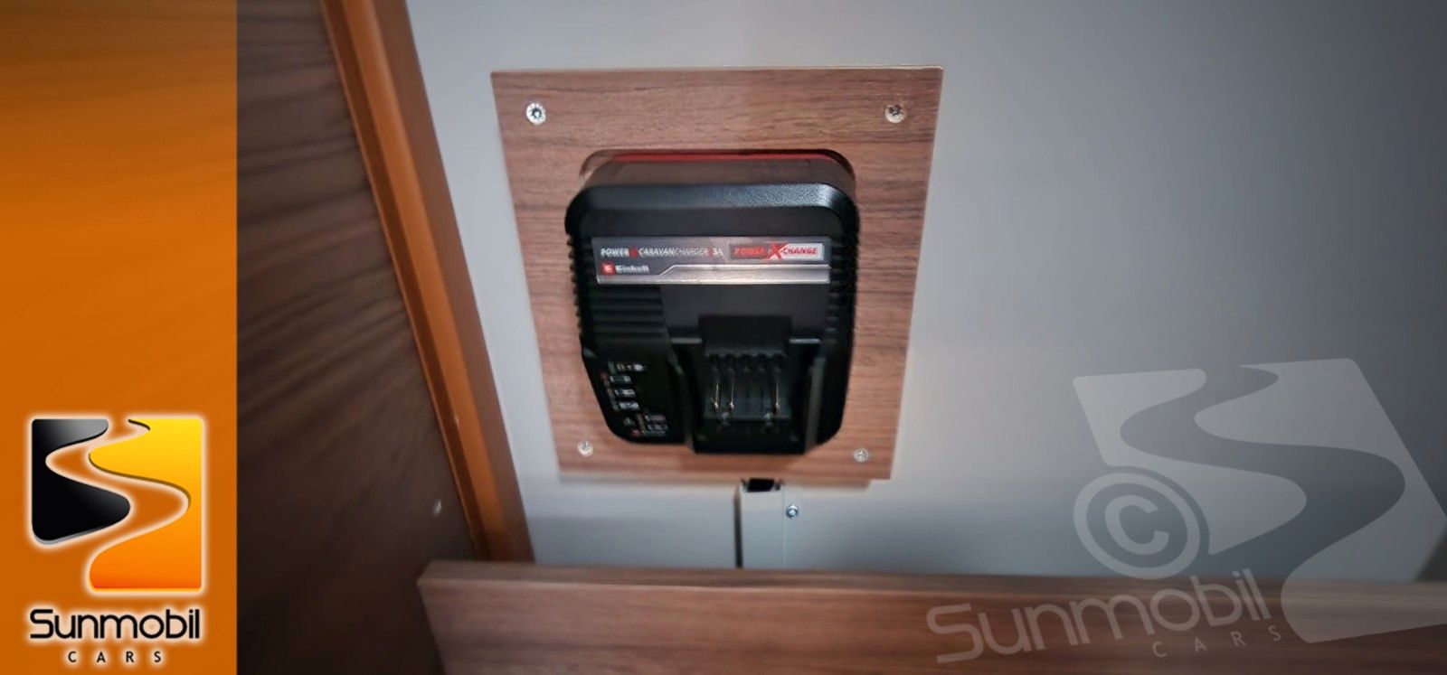 Fahrzeugabbildung Knaus Sport 500 KD E-Power 1.700kg Premium Tür