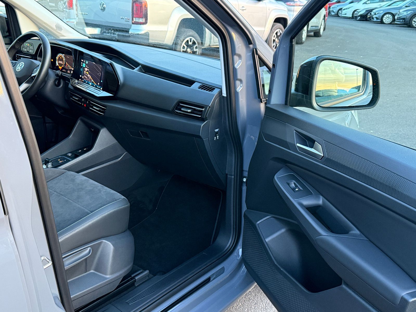 Fahrzeugabbildung Volkswagen Caddy Style TSI DSG ACC AHK Navi LED Kamera SHZ