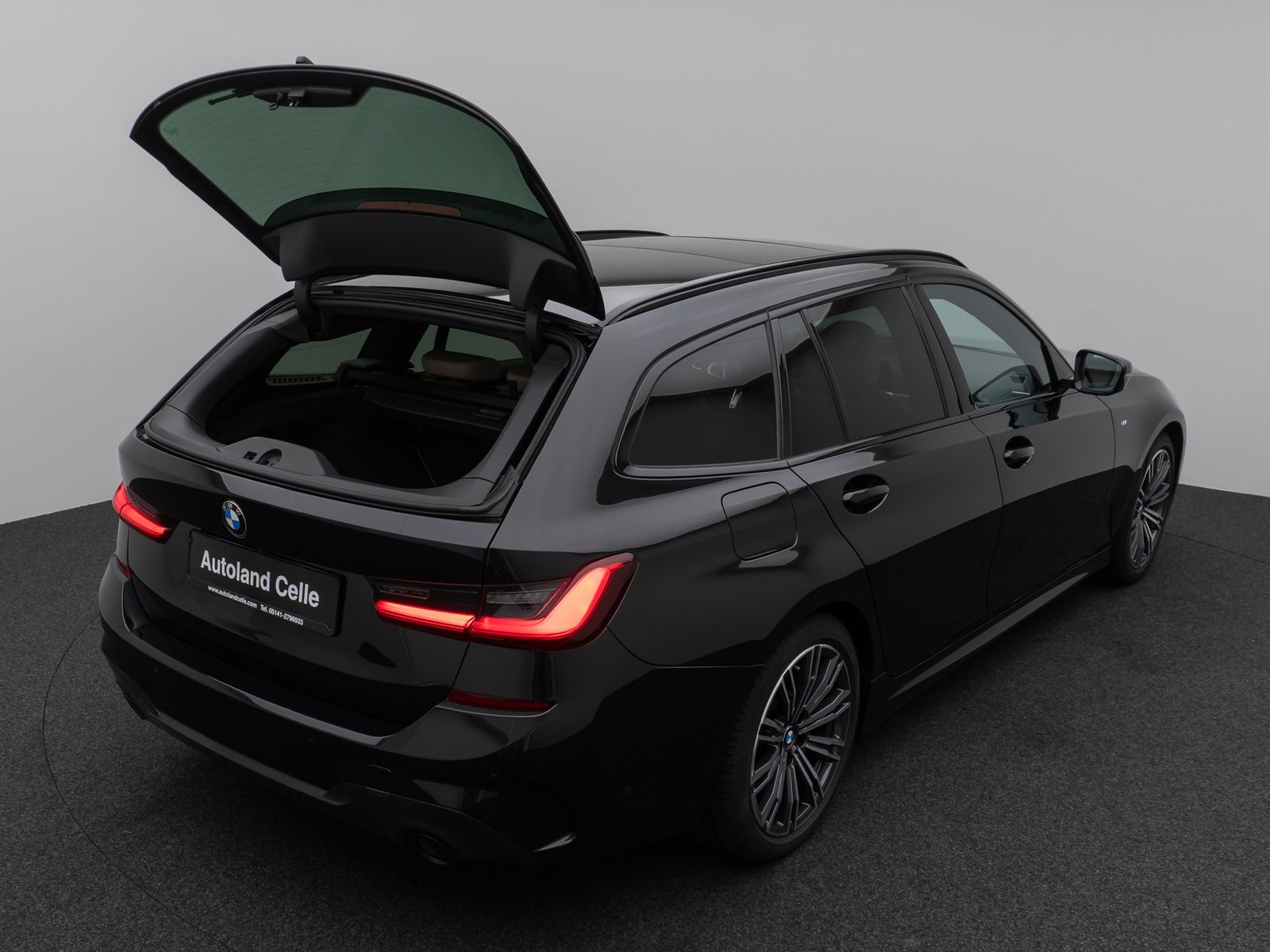Fahrzeugabbildung BMW 320d M Sport Panorama Laser Kamera HUD DAB HiFi