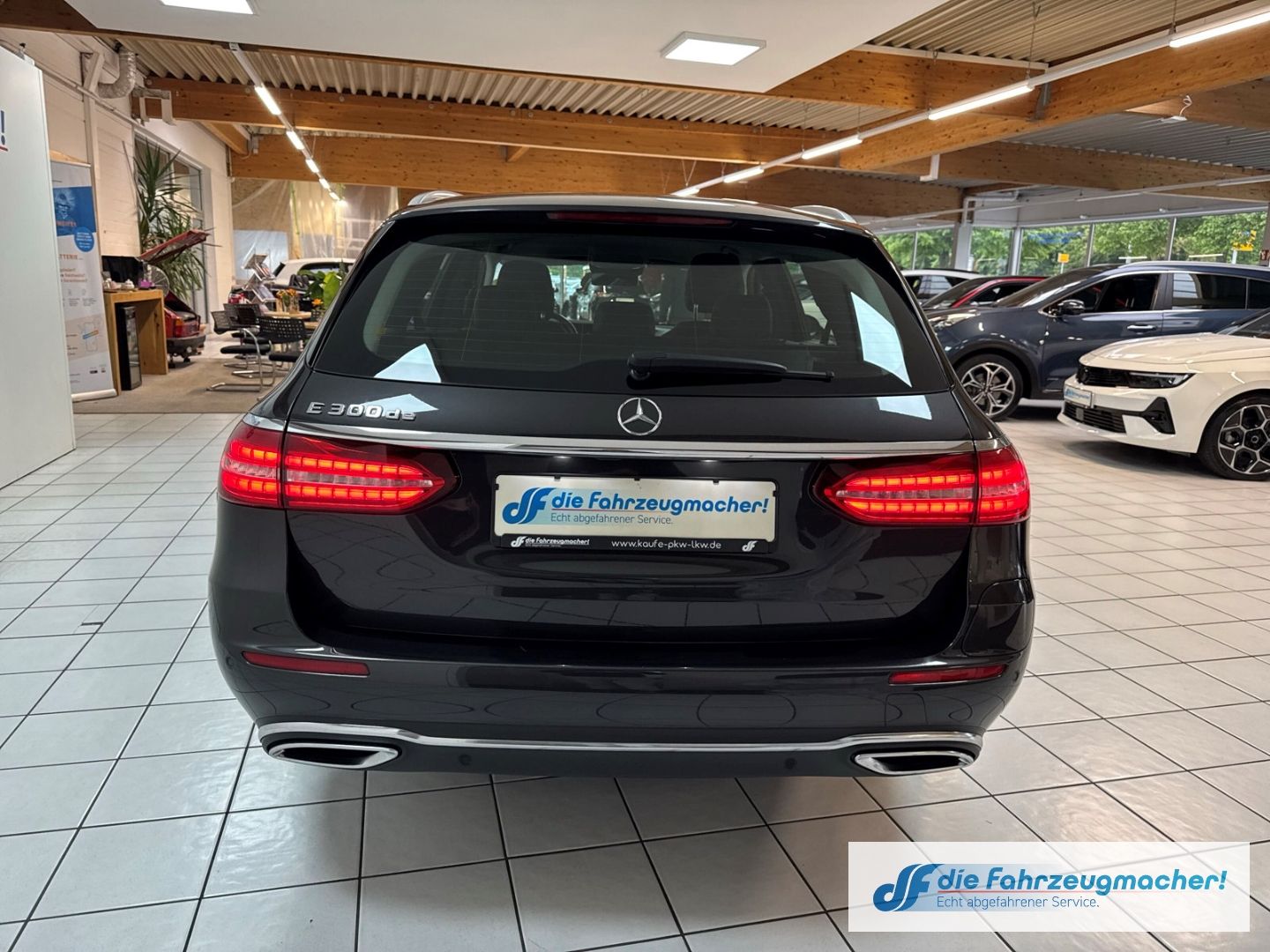 Fahrzeugabbildung Mercedes-Benz E 300 300de HUD AHK-klappbar Digitales Cockpit L