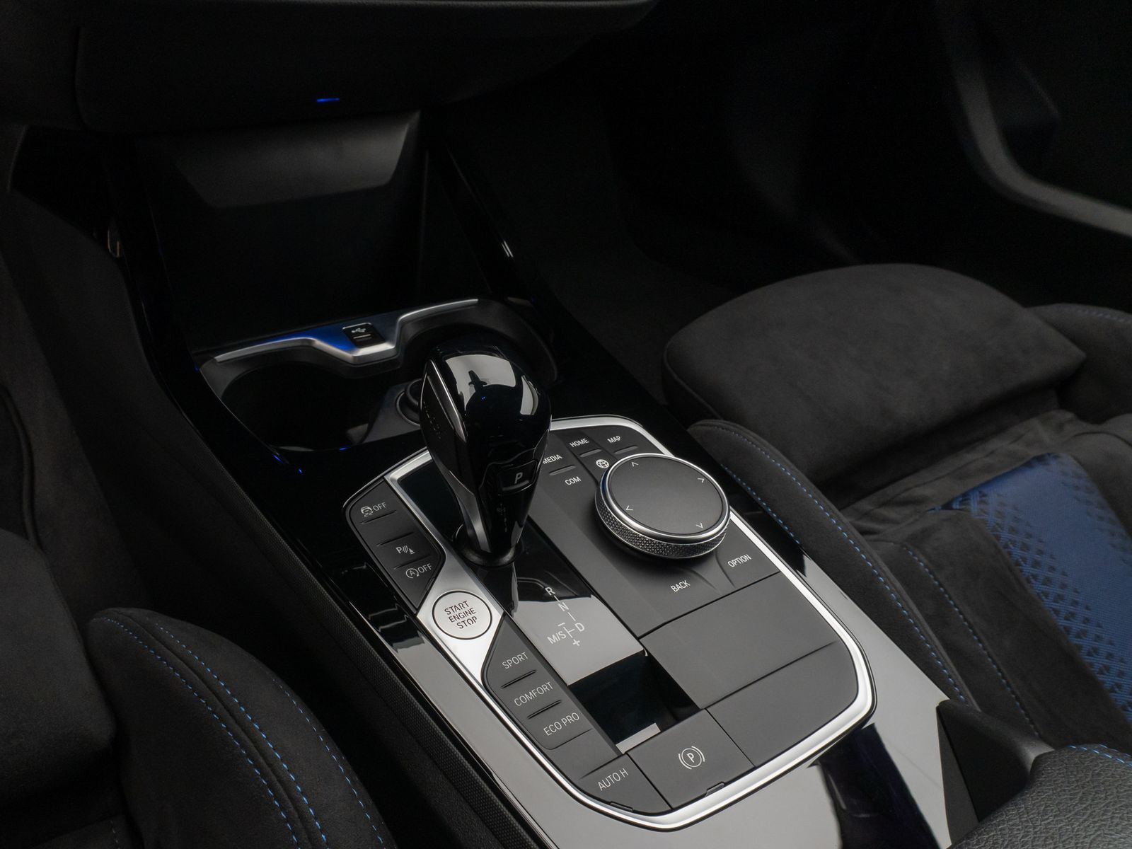 Fahrzeugabbildung BMW 120i M Sport Kamera DAB Lenkrhzg DrivAssis Alarm