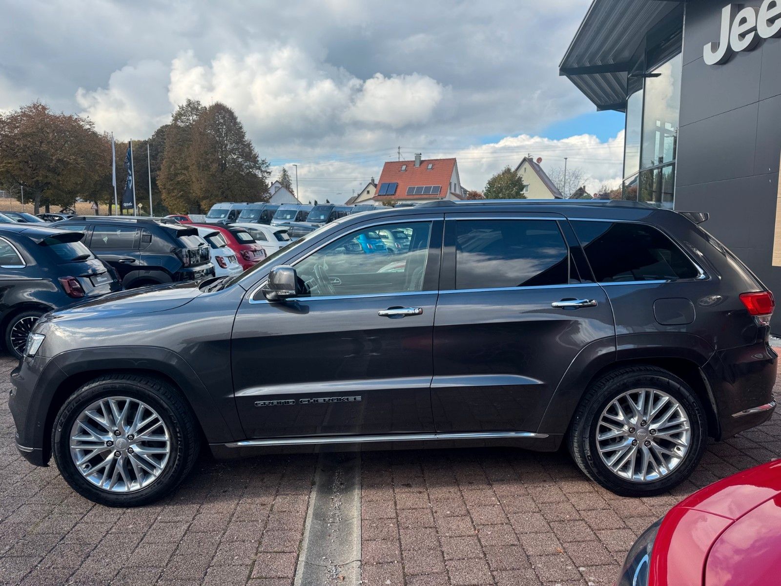 Fahrzeugabbildung Jeep Grand Cherokee 3.0 CRD Summit AHK Memory