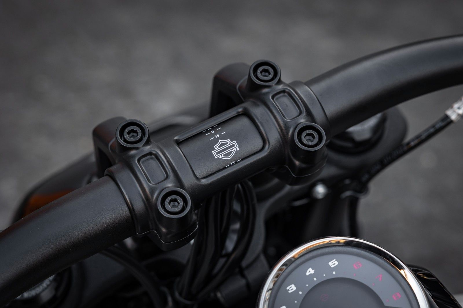 Fahrzeugabbildung Harley-Davidson FXFBS FAT BOB 140 CUI SOFTAIL - TORXSTER  JEKILL