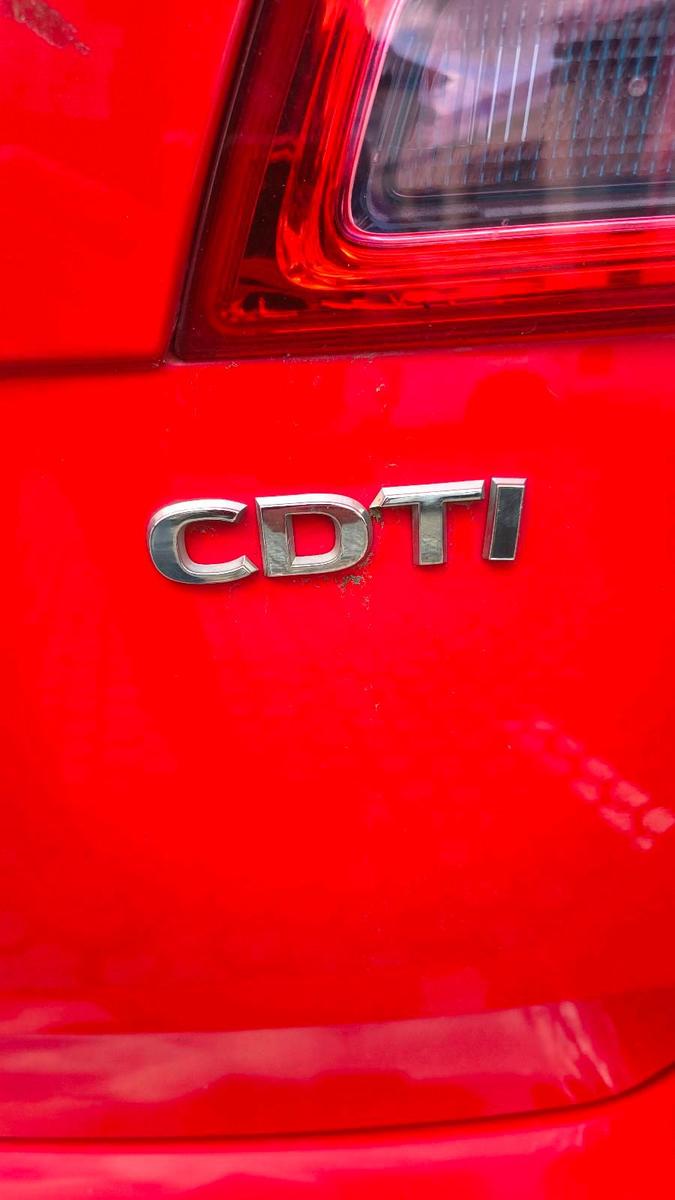 Opel Astra 2012 — photo 8