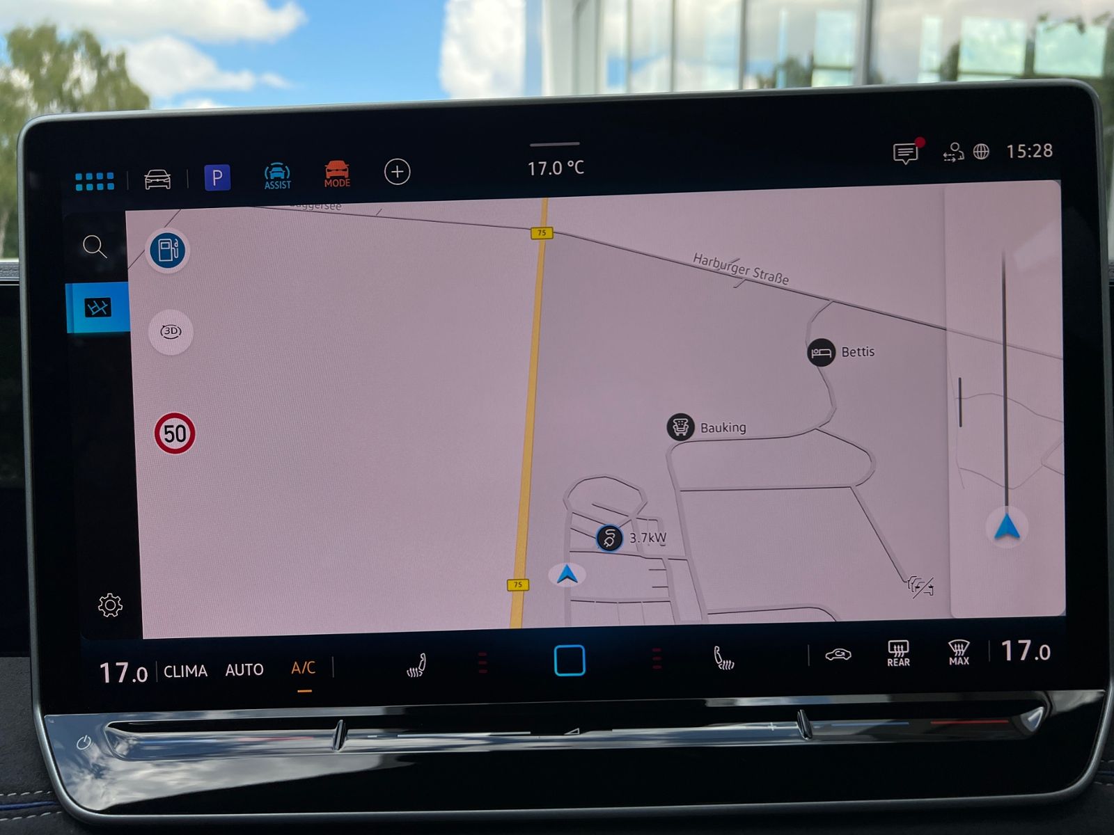Fahrzeugabbildung Volkswagen Tiguan R-Line 1.5 eTSI DSG *AHK, IQ.Light, ACC,