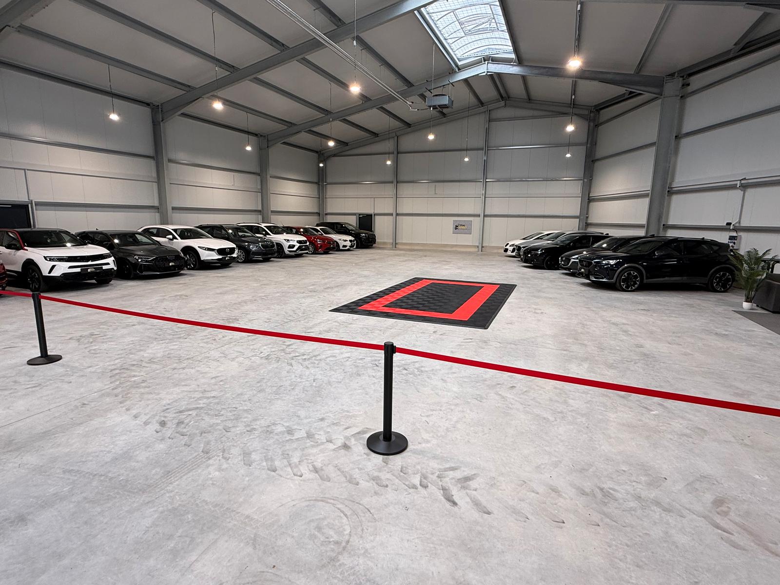 showroom-image-top