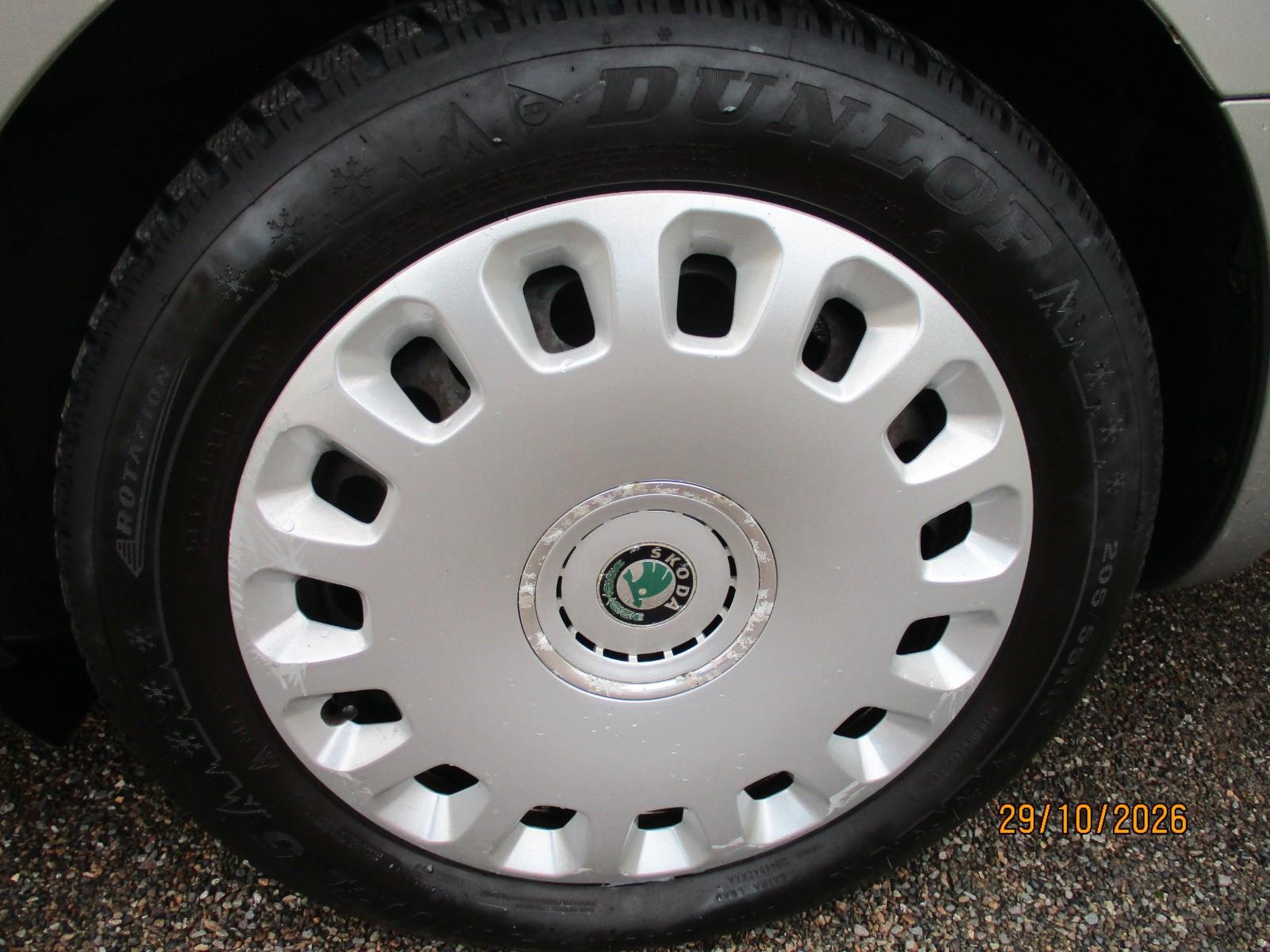 Skoda Superb 2013 — photo 11