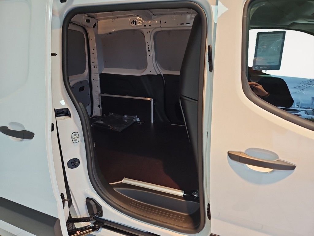 Fahrzeugabbildung Opel Combo Cargo 1.5 D Navi, RFK, SHZ, Holzb.