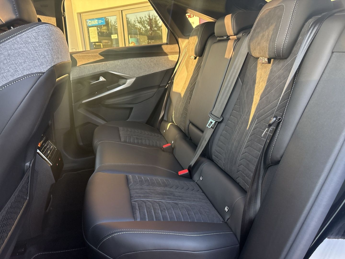 Fahrzeugabbildung Peugeot 3008 GT Hybrid 145 e-DSC6 Navi ACC El. Heckklapp