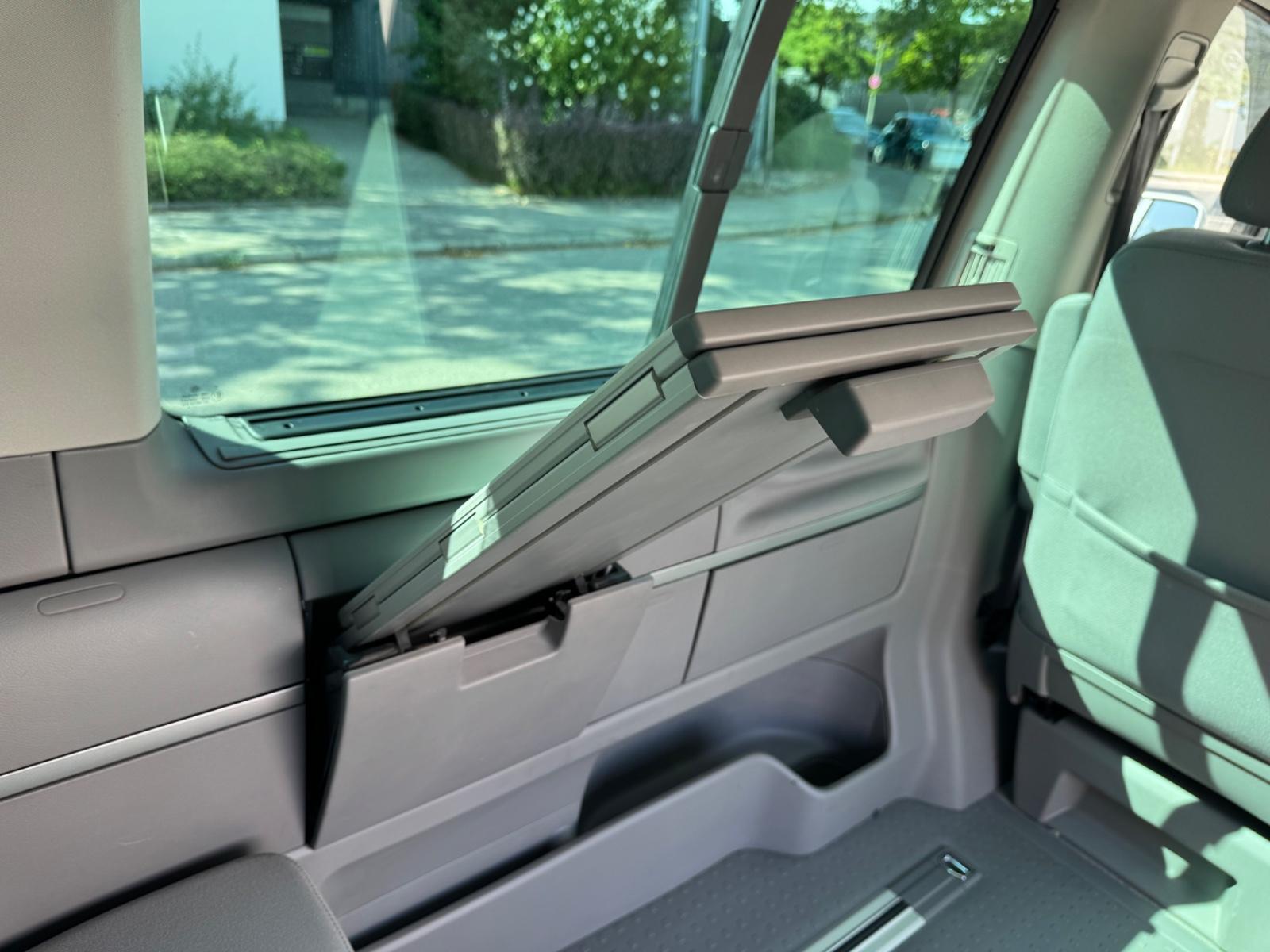 Volkswagen T5 Multivan Comfortline 2.5 TDI 5 cyl. 174 ch BVA / 1ère main / Chauffage auxiliaire / GPS / Attelage