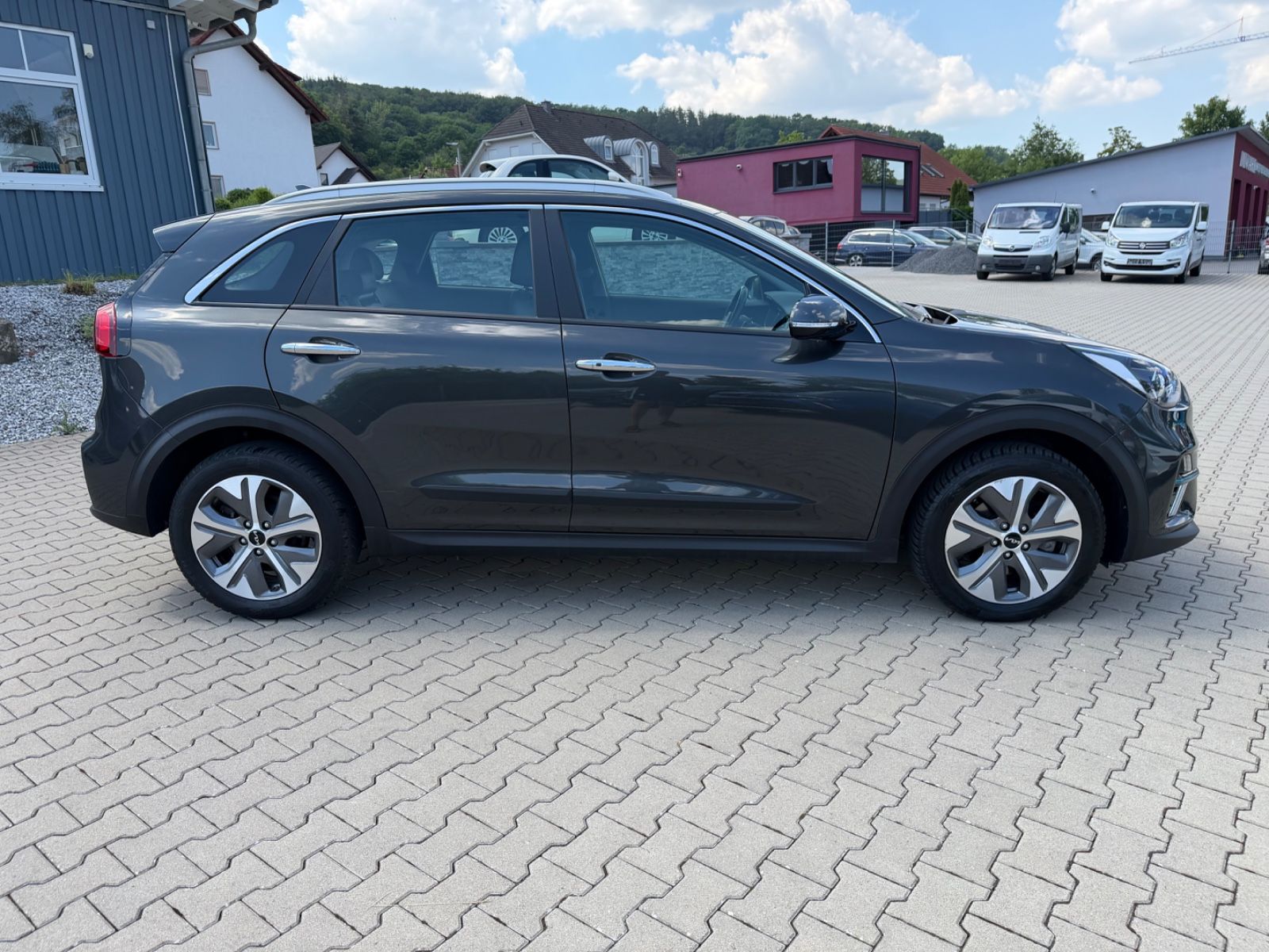 Fahrzeugabbildung Kia e-Niro Vision°64 kWh°SOH 97%°1.Hand°Kamera°LED°