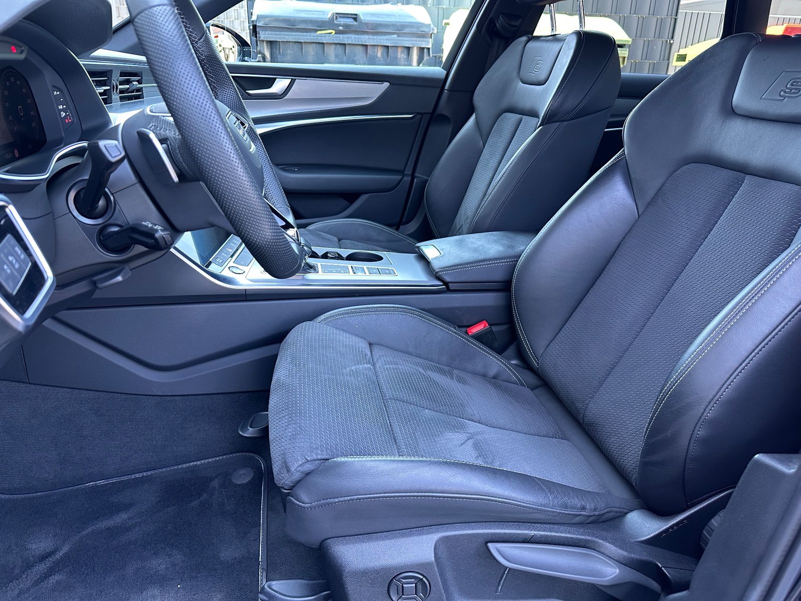 Fahrzeugabbildung Audi A6 Avant 50 TDI Qu S-Line NAV+LED+AHK+VCOCKPIT