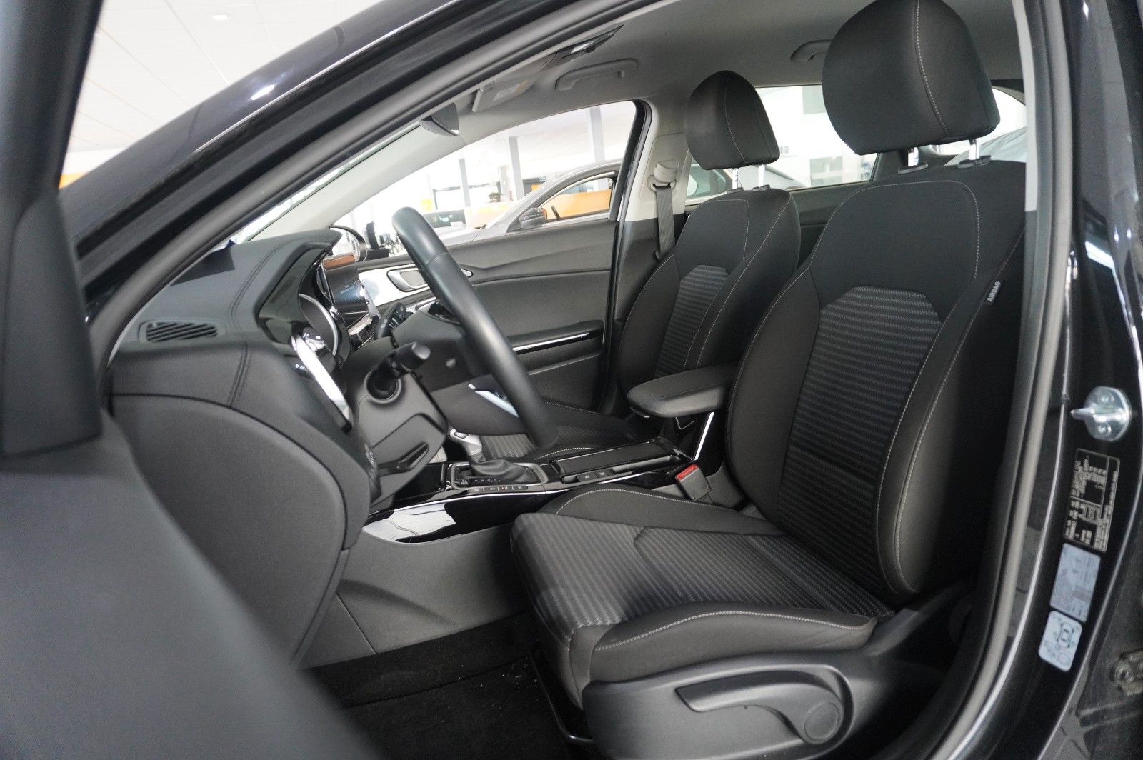 Fahrzeugabbildung Kia cee'd Sportswagon 1.6 CRDI DCT NAVI/LED/KAMERA