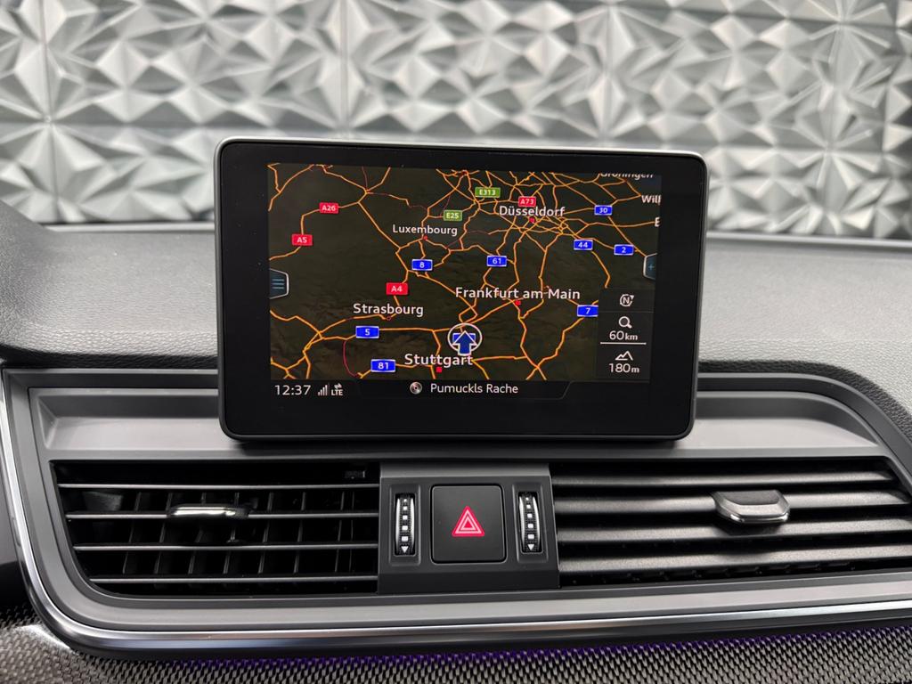 Audi Q5 2.0 TDI quattro S line Black, Foto 24 von 50