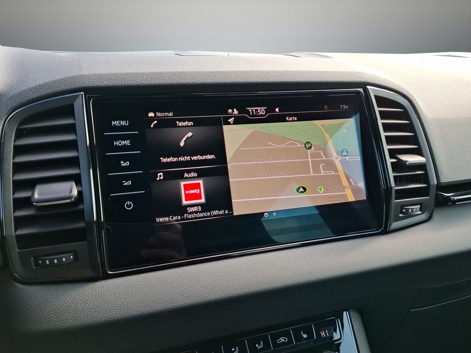 SKODA Karoq 1.5 TSI Sportline DSG / STHZG / NAVI / LED - Image 13