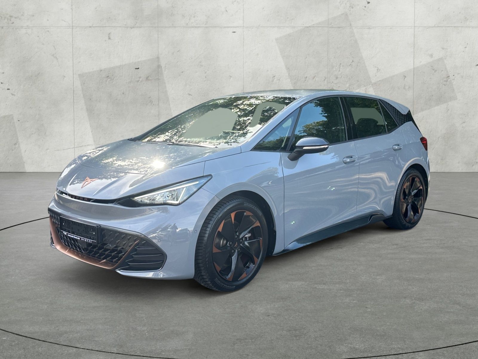 Cupra Born 62 kWh +LED +ACC +RKAM +NAVI +SHZ +19" +CAR imagem 3