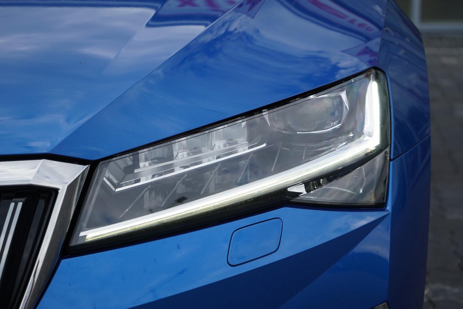 Skoda Superb Combi 2.0 TSI 4x4 DSG LED Navi AHK ACC
