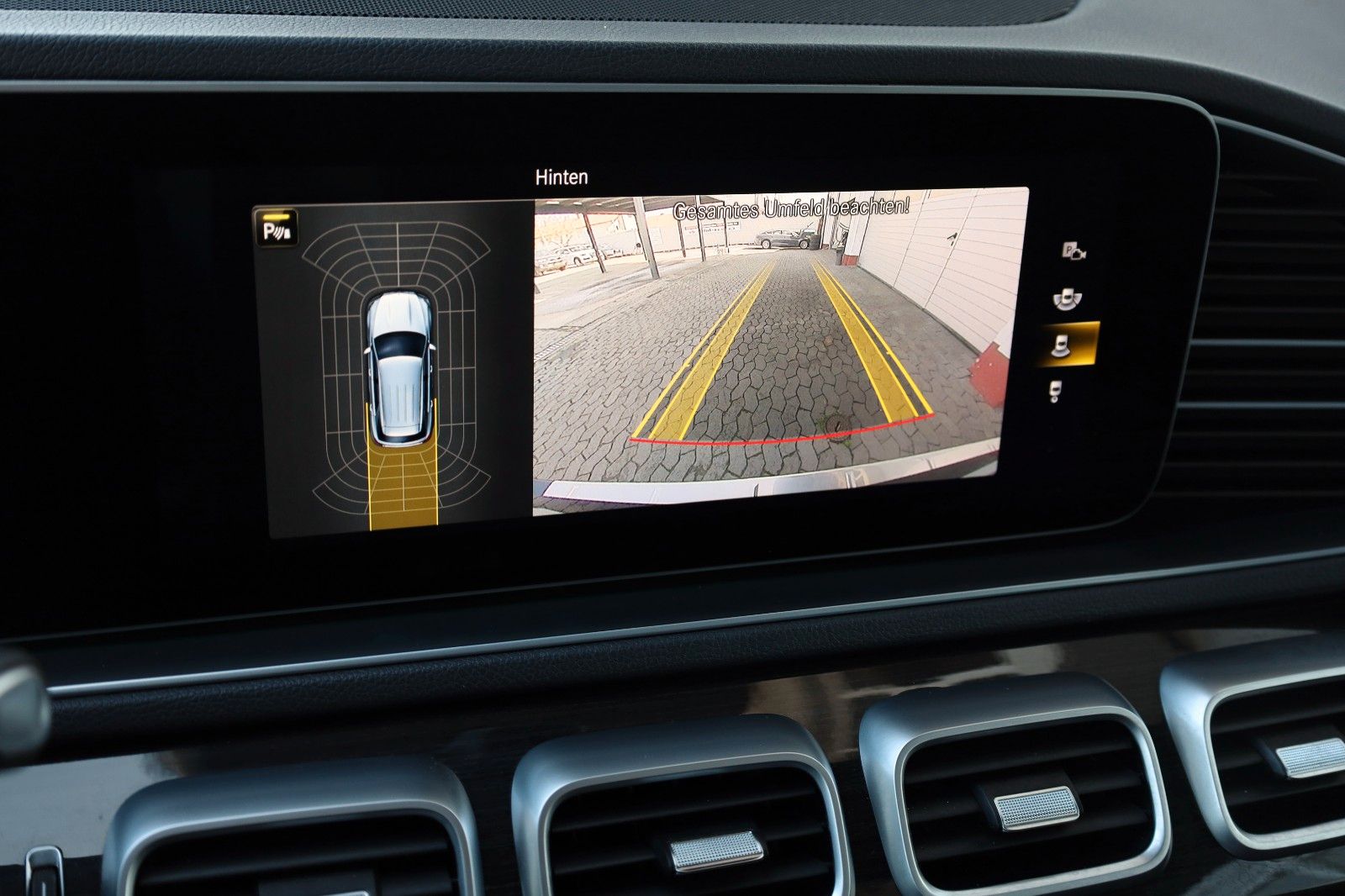 Fahrzeugabbildung Mercedes-Benz GLE 350d 4M AMG Leder,Navi,LED,Panorama,Night-P.